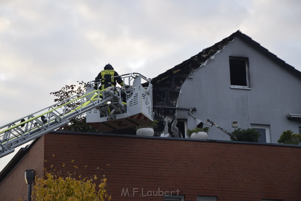 Feuer 2 Y Koeln Suerth Elisabeth Selbertstr P159.JPG - Miklos Laubert